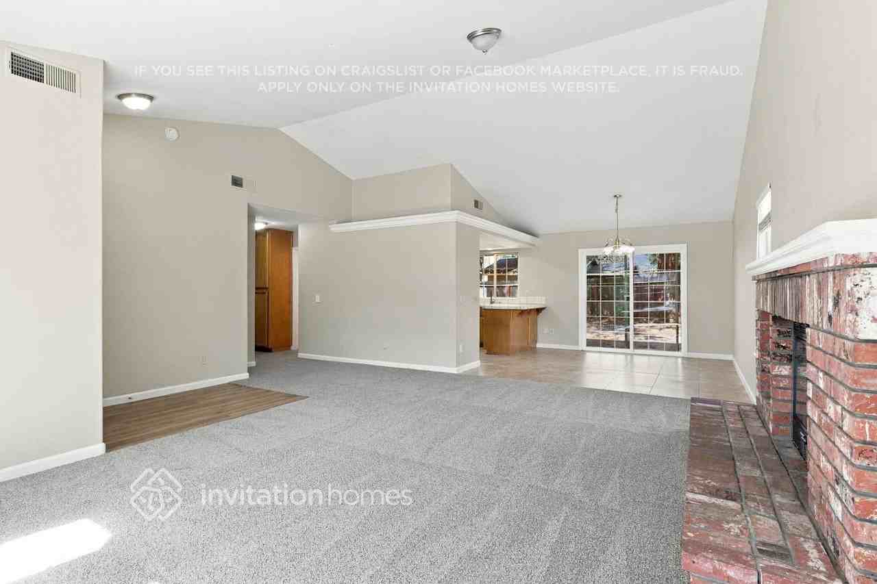 403 1st St - Photo 5 of 17