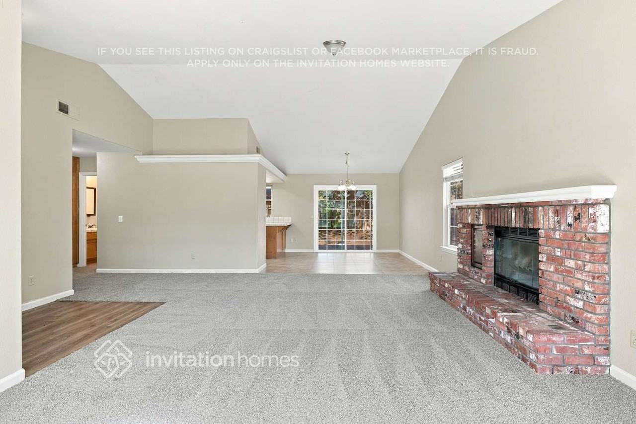 403 1st St - Photo 6 of 17
