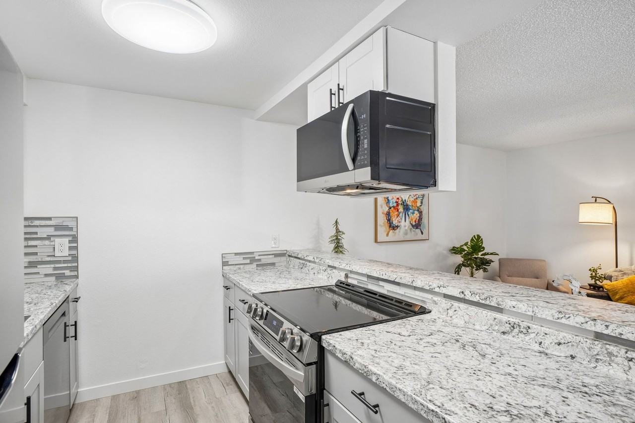 Images Garden View Apartments - Photo 6 of 50