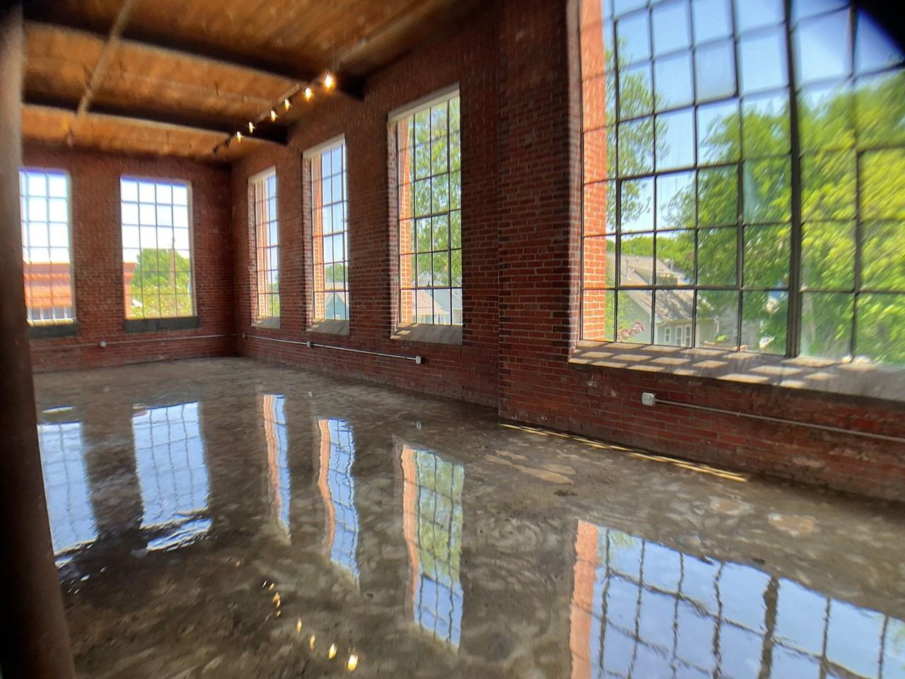 807 E Main St - Photo 2 of 50