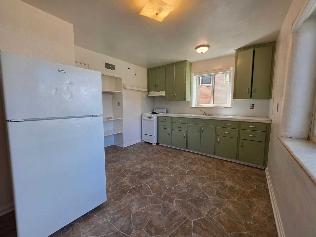 1020 14th - Photo 5 of 34