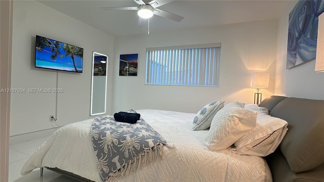 120 South 56th Avenue - Photo 7 of 15