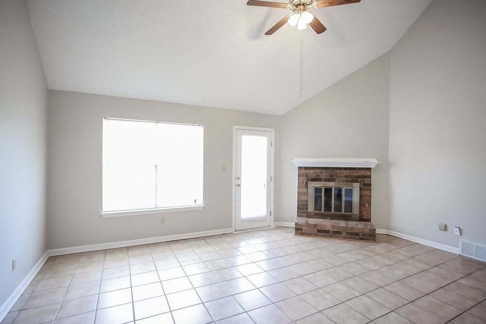 9546 Daly Dr - Photo 2 of 14
