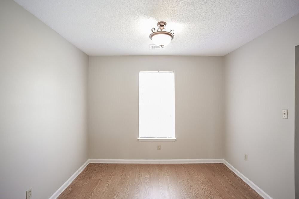 9546 Daly Dr - Photo 3 of 14