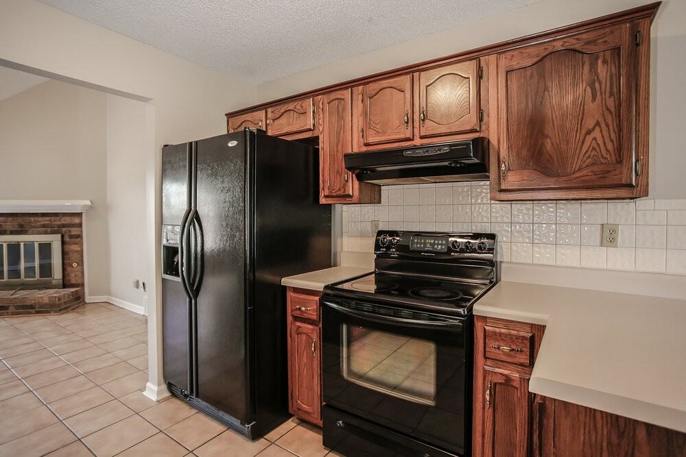 9546 Daly Dr - Photo 4 of 14