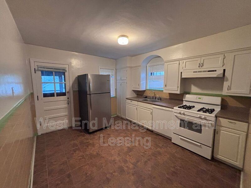 6401 Pernod Ave - Photo 3 of 9