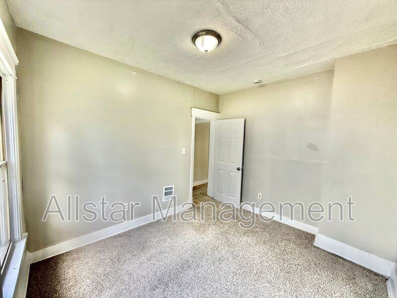 9223 Adams Ave - Photo 2 of 24