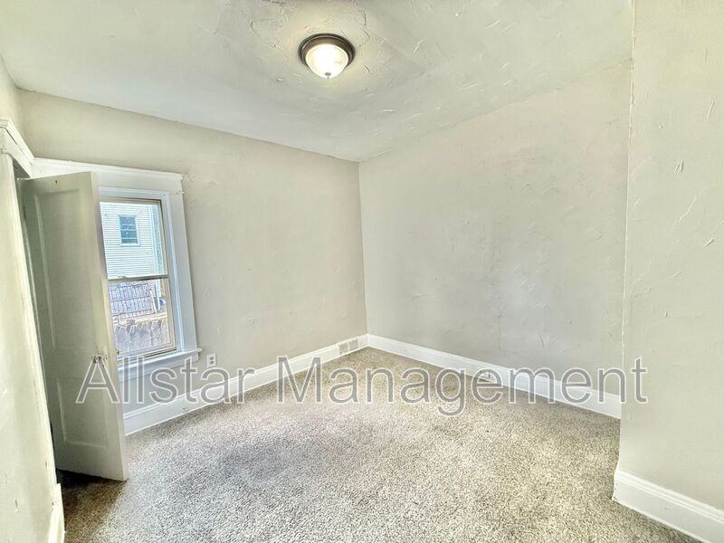 9223 Adams Ave - Photo 3 of 24