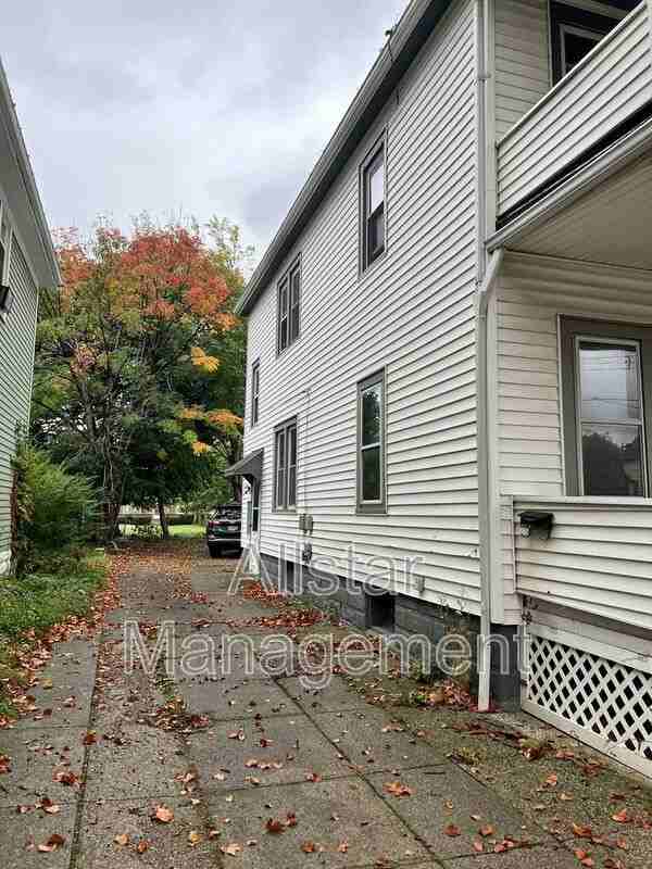 16219 Huntmere Ave #1 - Photo 2 of 18