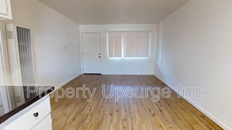 1558 Bridge St #21 - Photo 6 of 12