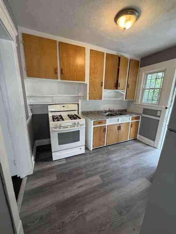 3201 Whitethorn Rd - Photo 7 of 10