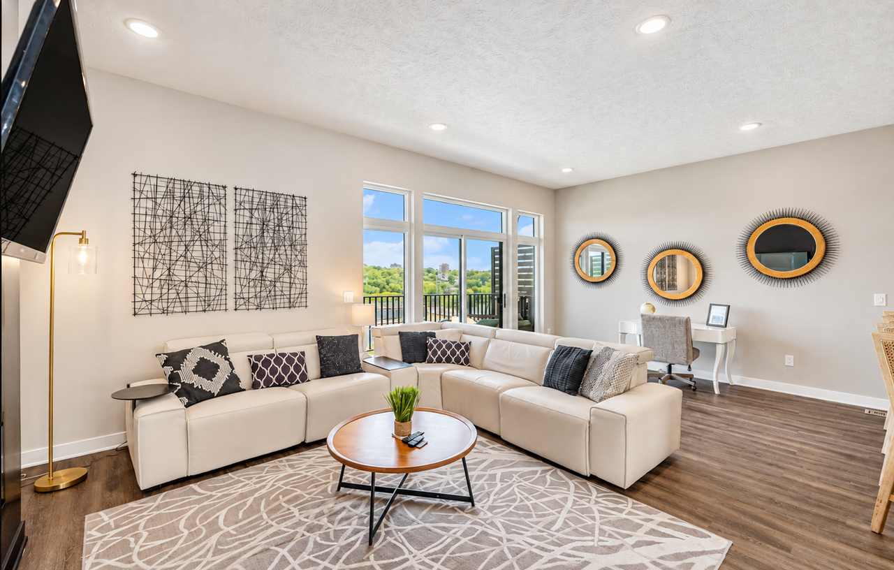 626 N 46th St - Photo 5 of 17