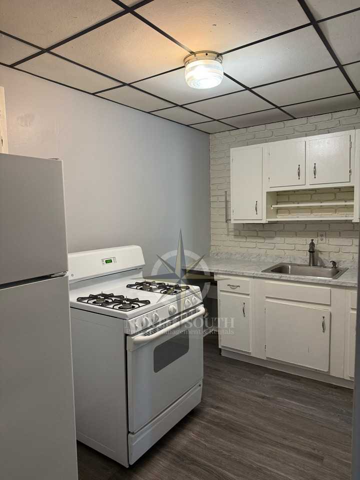 367 Winter Street / 530 Maple Street Fall River - Photo 6 of 8