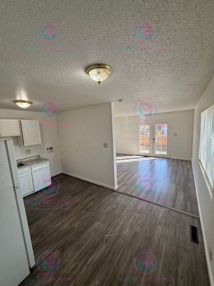 1137 Arnold Dr - Photo 3 of 10