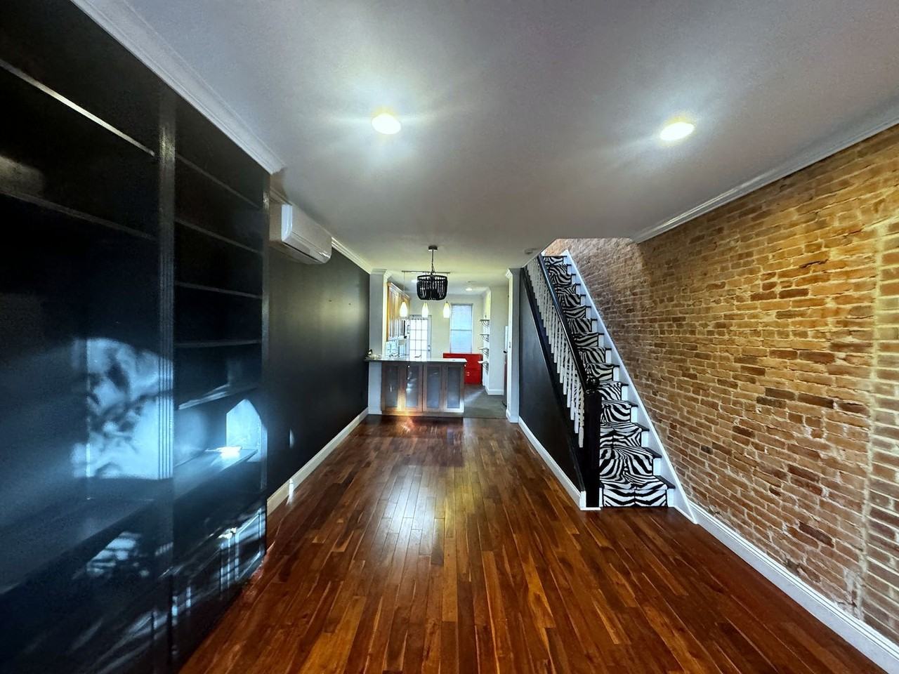 503 S East Ave - Photo 3 of 11