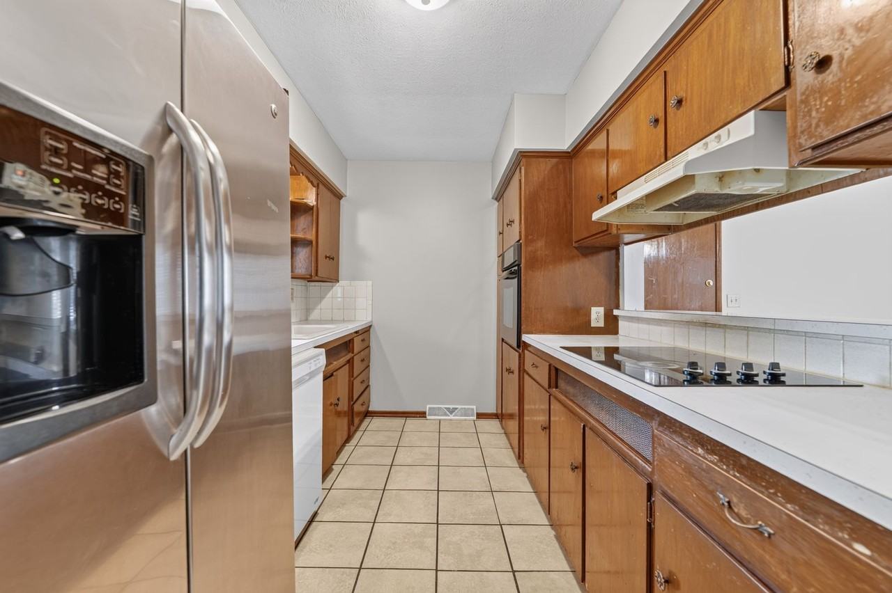 8029 E Dresden Ln - Photo 2 of 18