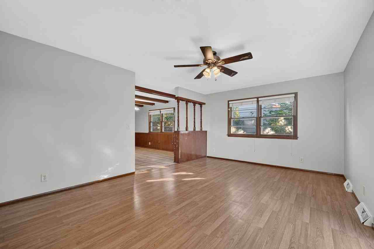 8029 E Dresden Ln - Photo 5 of 18
