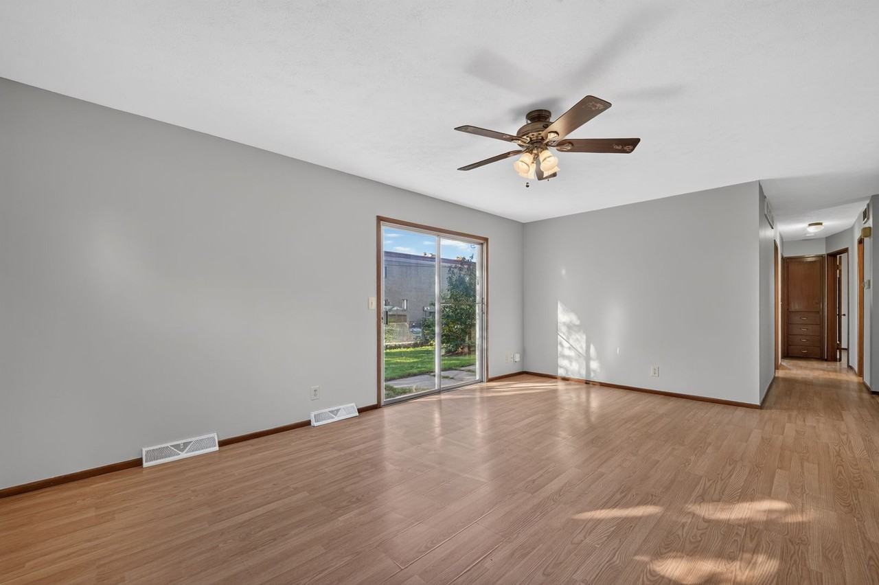 8029 E Dresden Ln - Photo 6 of 18