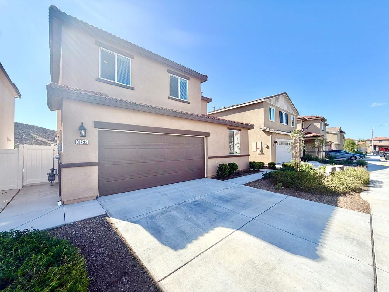 31799 Woodbank Way - Photo 2 of 42
