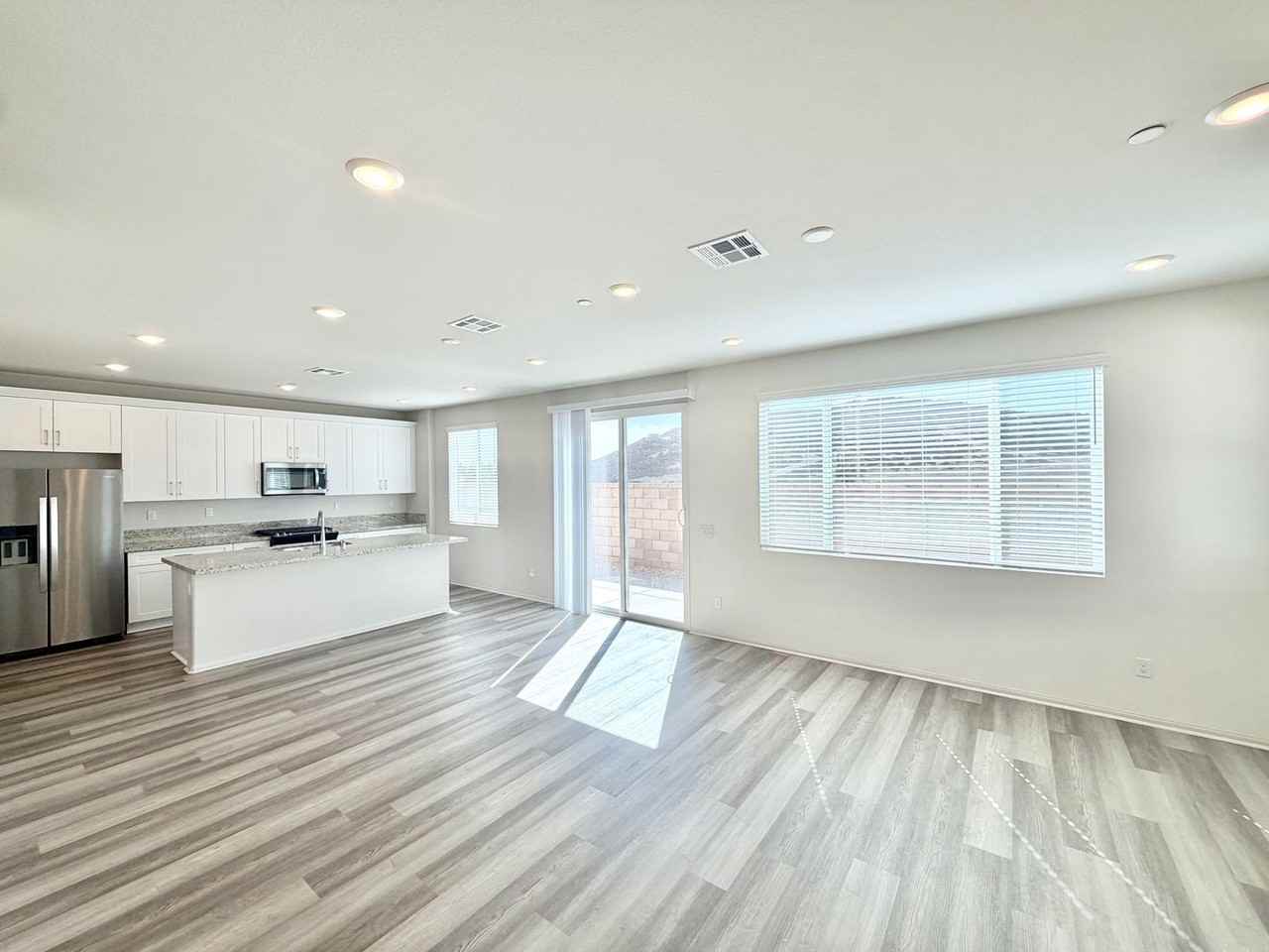 31799 Woodbank Way - Photo 5 of 42