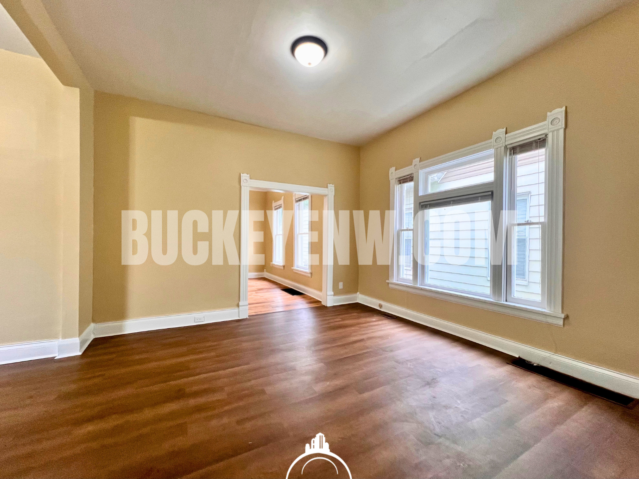 520 Raymer Blvd - Photo 3 of 13
