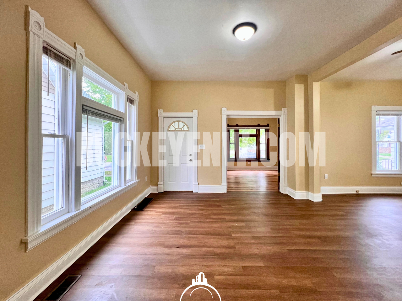 520 Raymer Blvd - Photo 4 of 13
