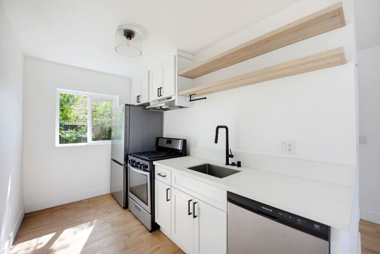 Echo Lake Apartments - Photo 7 of 27