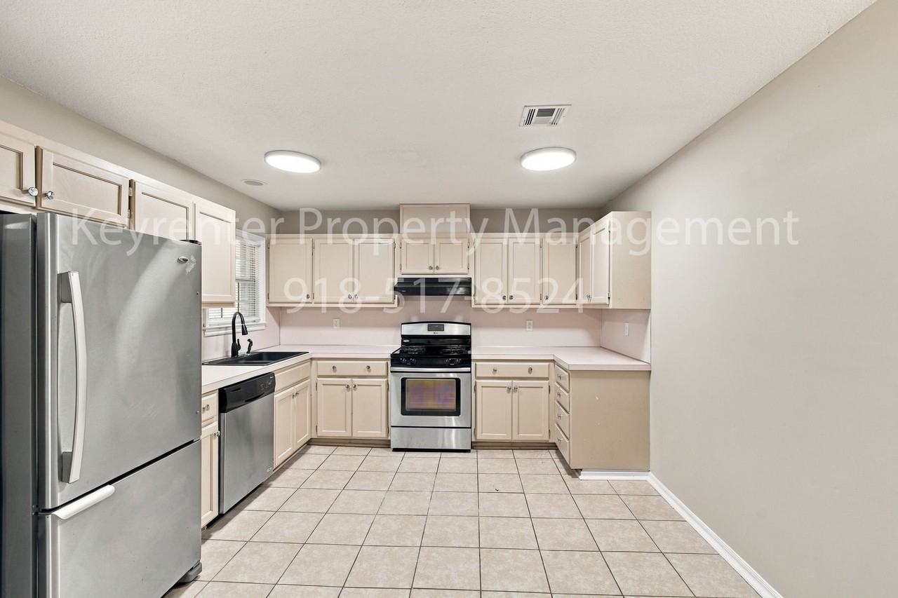 35 S Joplin Ave - Photo 3 of 22