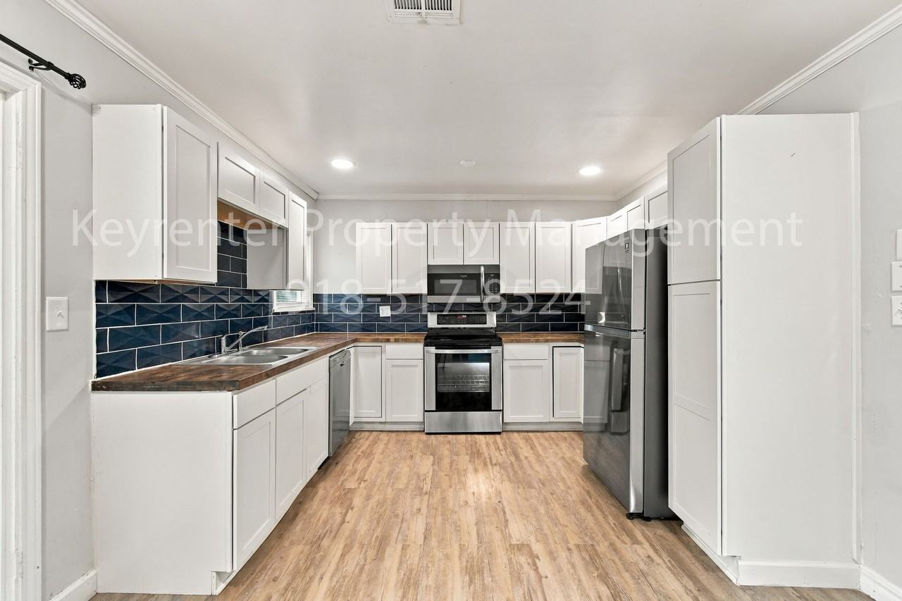 1324 S Erie Ave - Photo 2 of 22