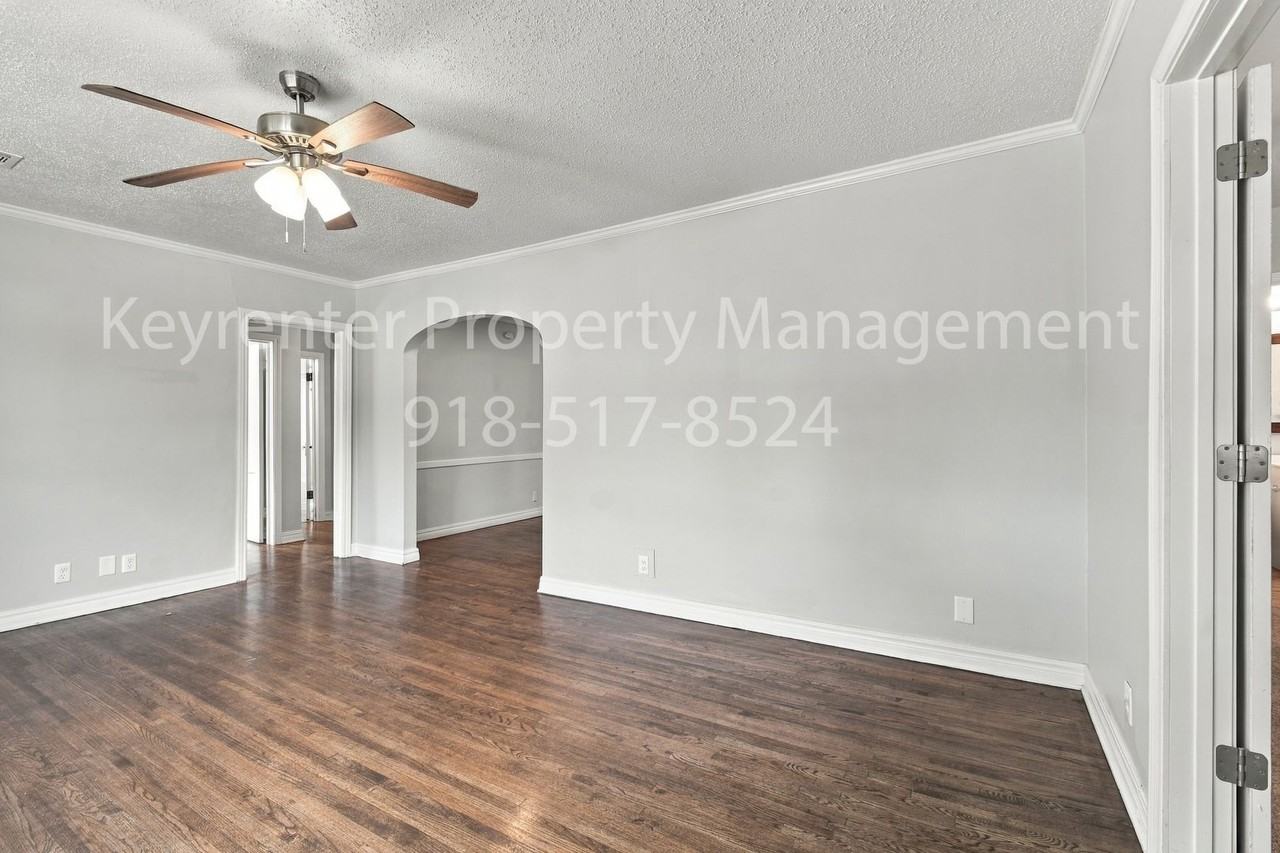 1324 S Erie Ave - Photo 7 of 22