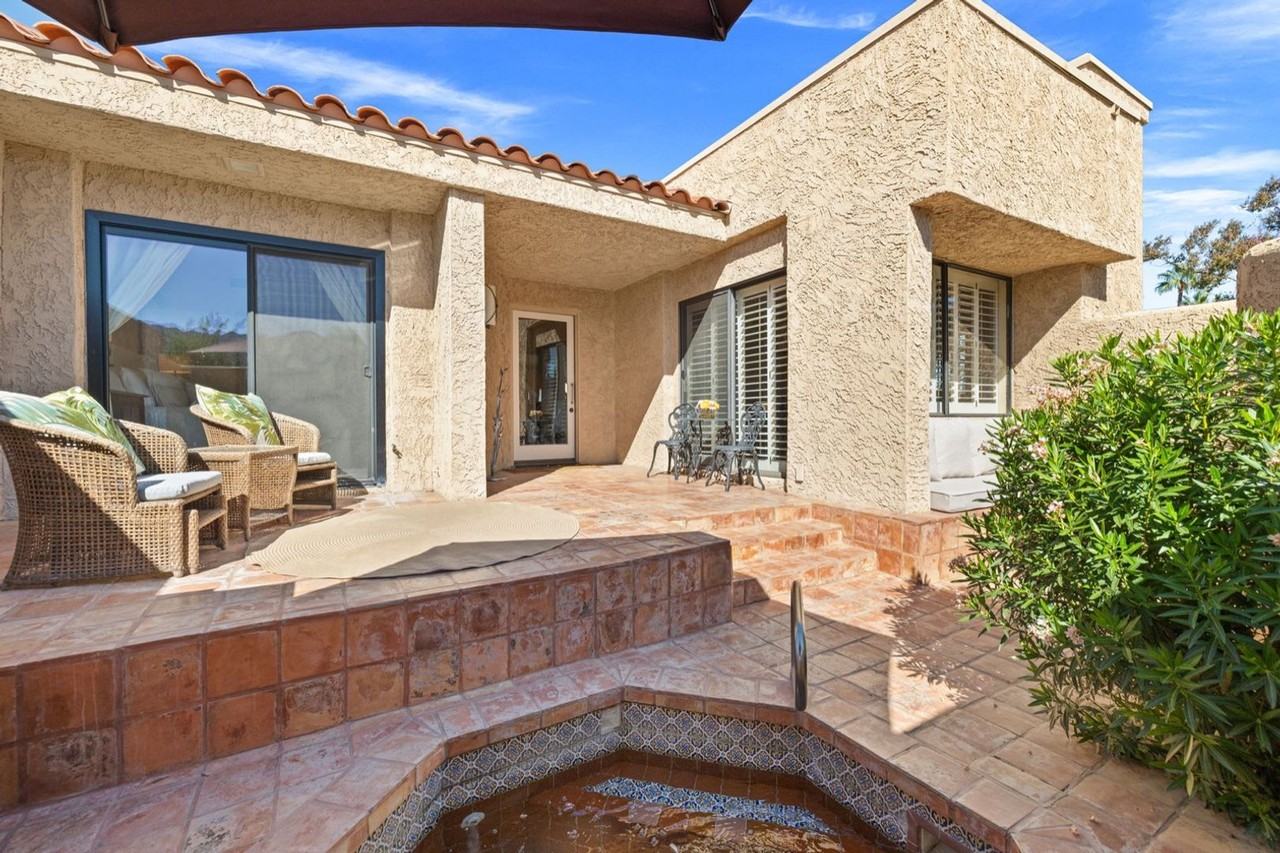 49035 Mariposa Dr - Photo 2 of 39