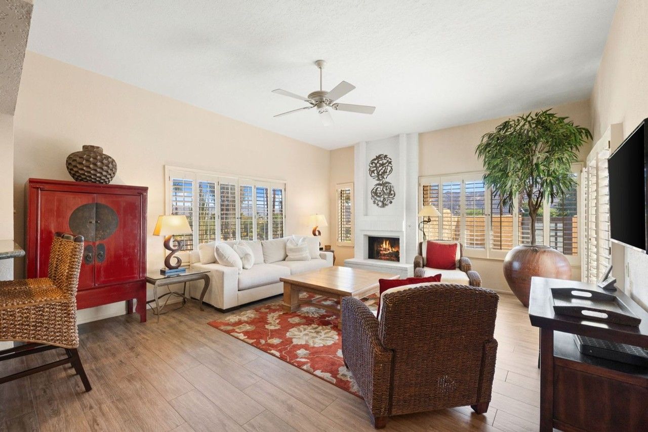 49035 Mariposa Dr - Photo 4 of 39