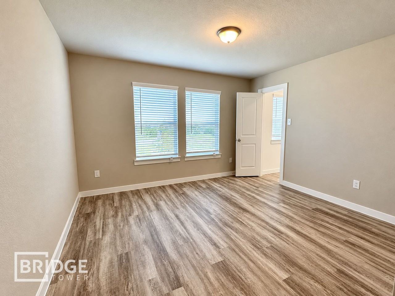 4712 Deadwood Dr - Photo 7 of 18