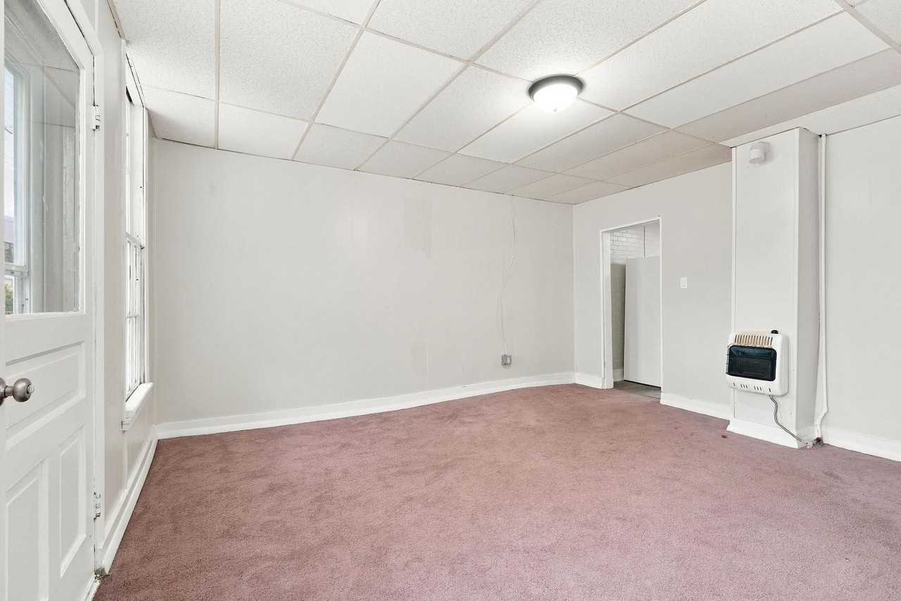 20 20 - 22 S. Twin St. - Photo 3 of 10