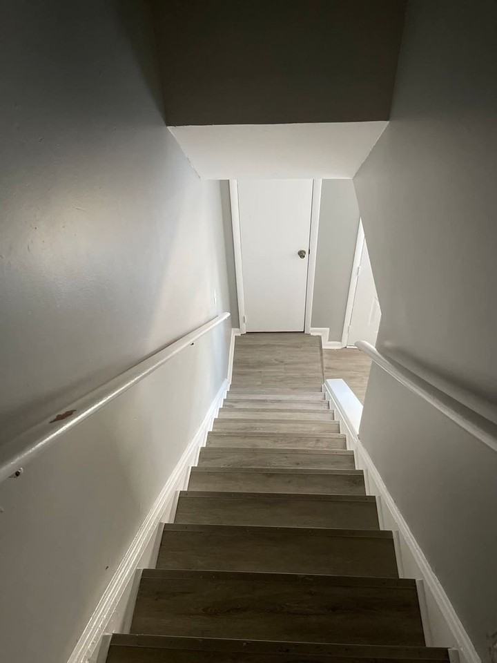 Pinewood Apartments - Photo 4 of 10