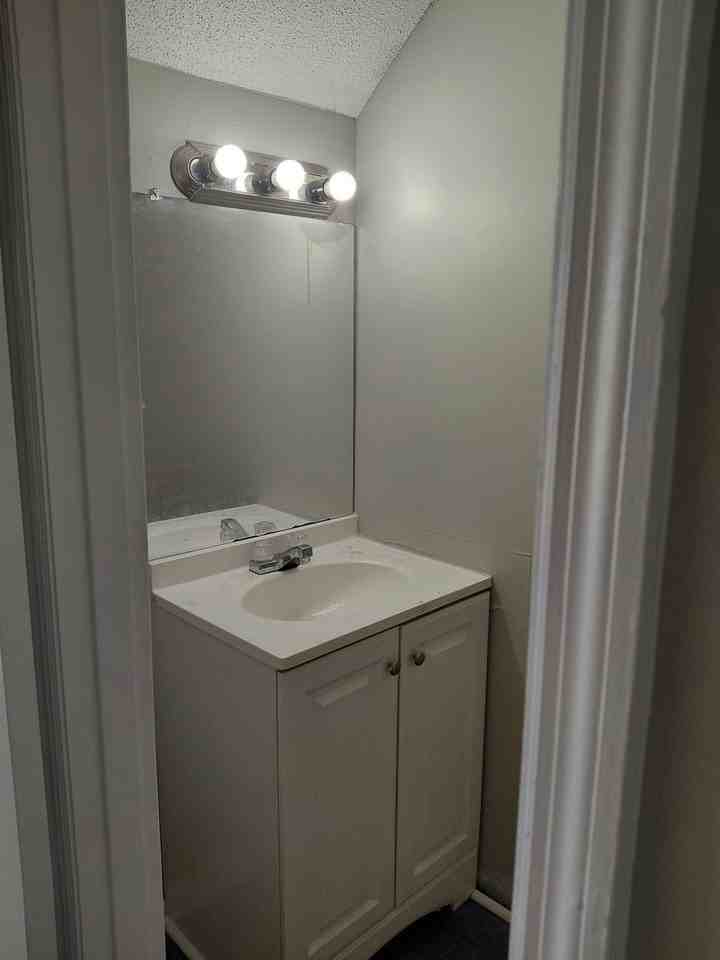 Pinewood Apartments - Photo 7 of 10