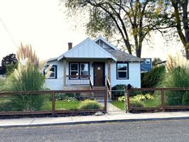 featured image of 1222 E 8th St