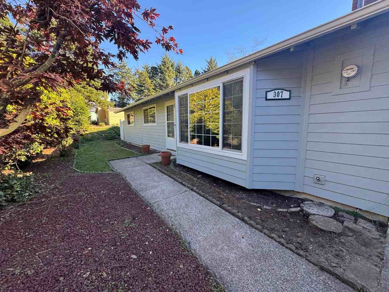 307 Nw 25th St - Photo 3 of 16
