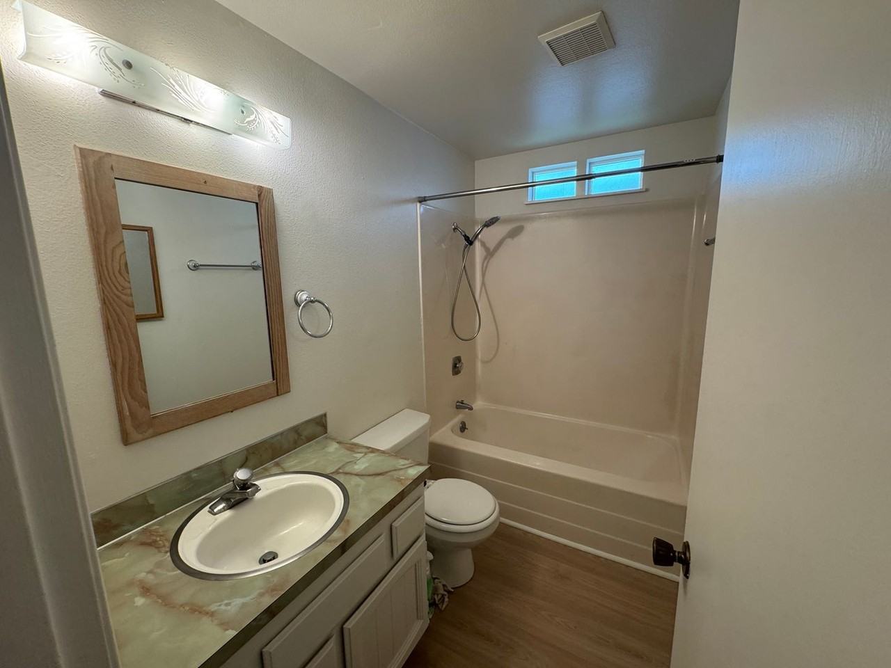 307 Nw 25th St - Photo 6 of 16