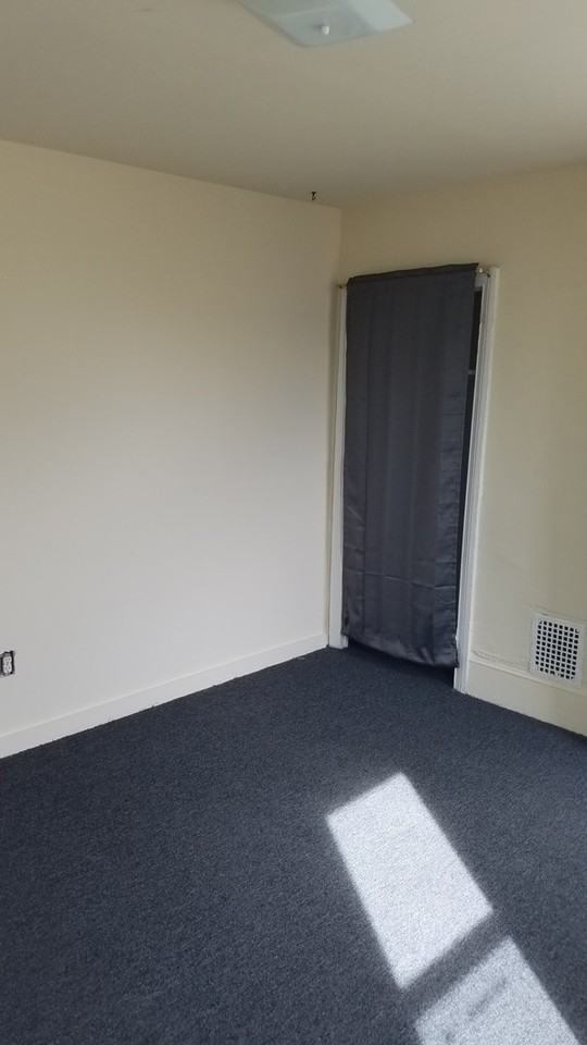 2211 Oakford St - Photo 3 of 13