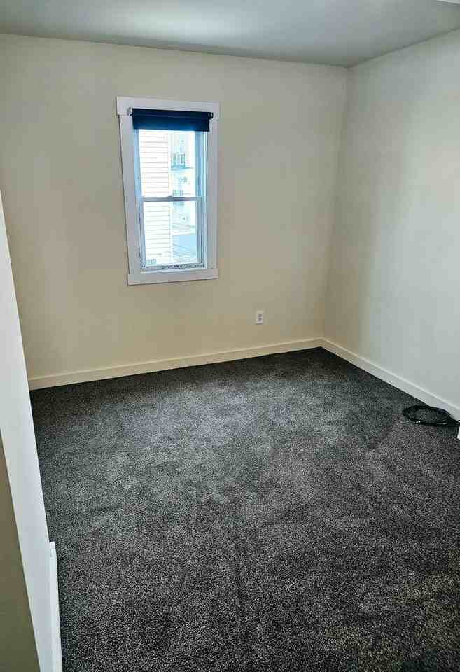 2211 Oakford St - Photo 7 of 13