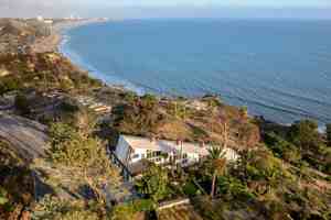 featured image of 17050 W Sunset Blvd
