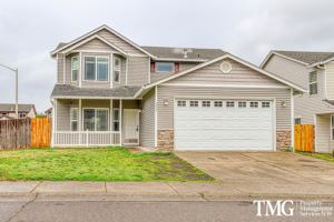 featured image of 8802 Ne 84th St