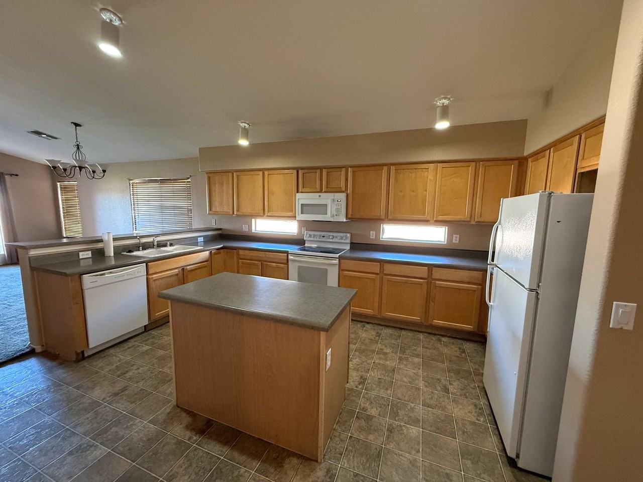 10054 E Olla Ave - Photo 3 of 15