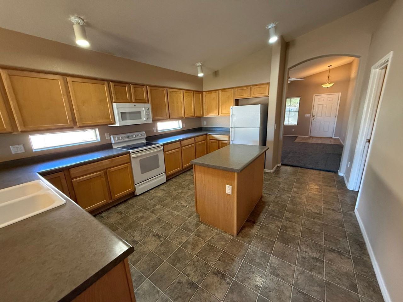 10054 E Olla Ave - Photo 4 of 15