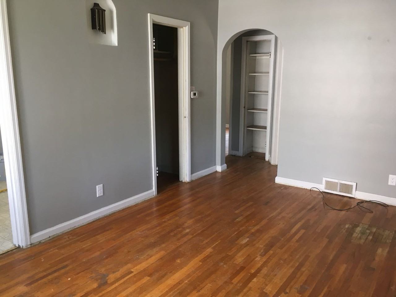 228 Sherman Ave - Photo 6 of 8