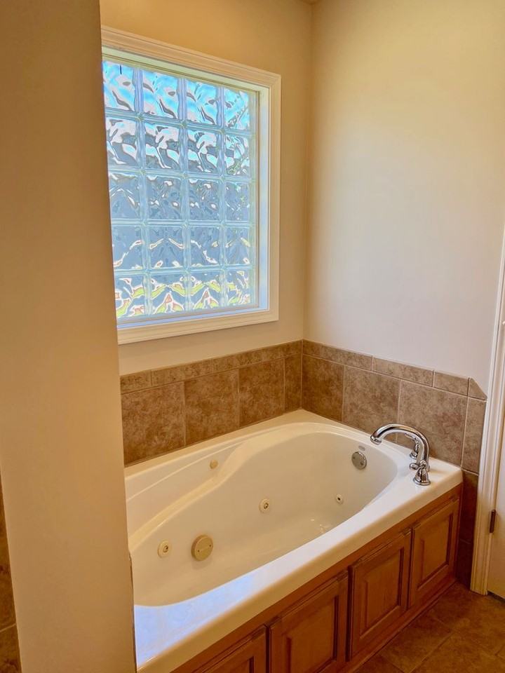 6010 Beaver Creek Ln - Photo 6 of 19