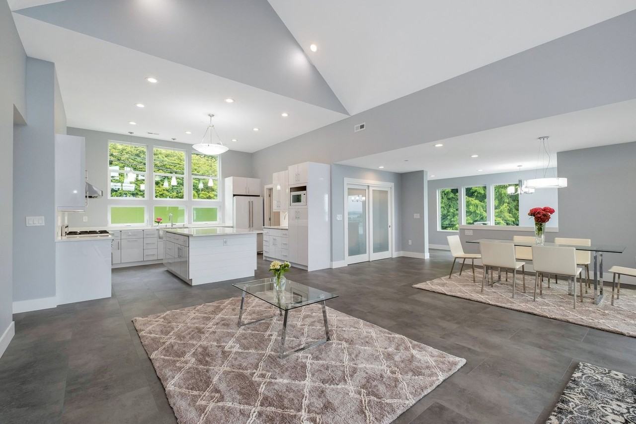 15901 Maplewild Ave Sw - Photo 4 of 11