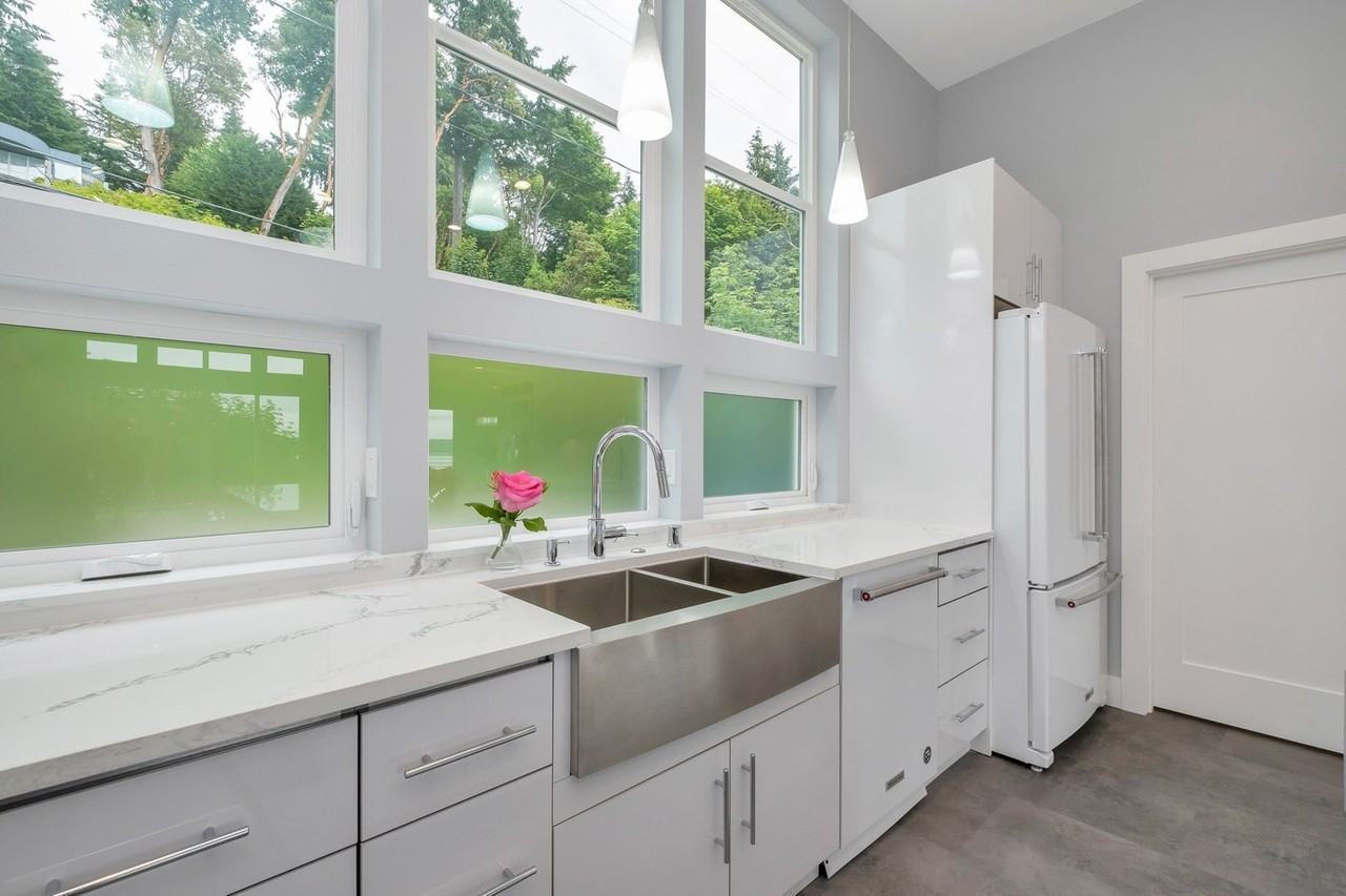 15901 Maplewild Ave Sw - Photo 5 of 11
