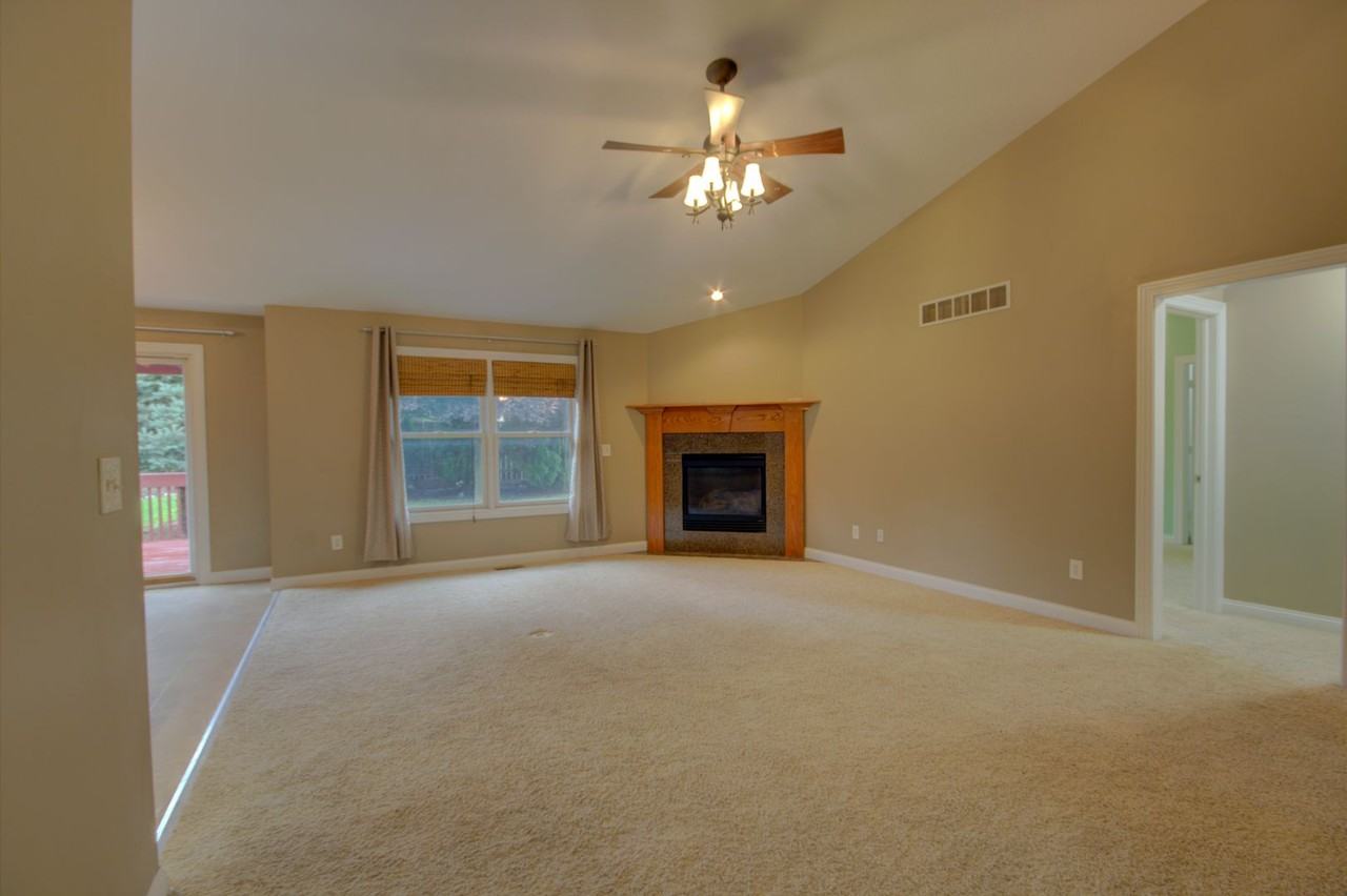 2215 W 59th St - Photo 3 of 47